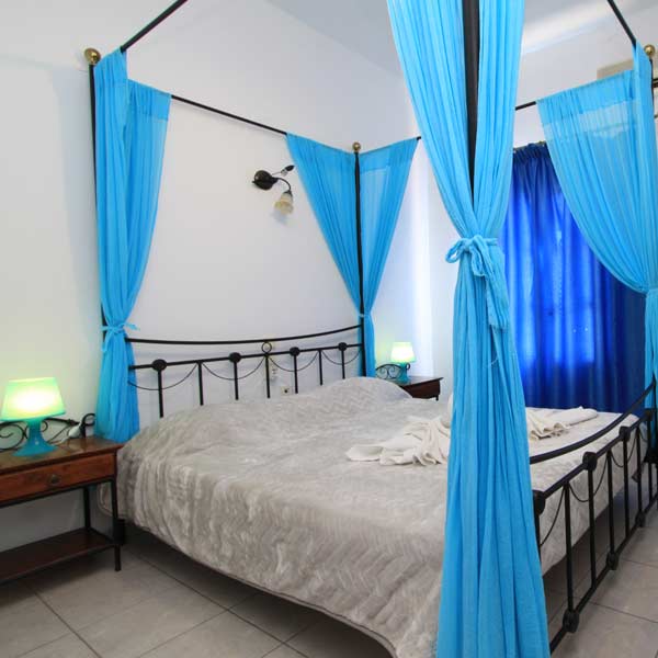 Margarita Hotel in Santorini