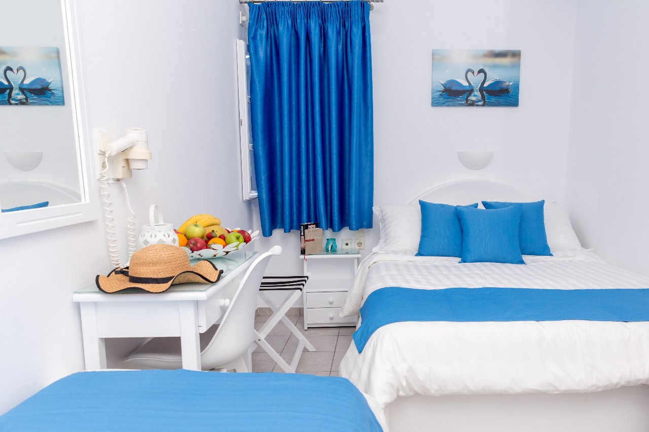 Margarita Hotel in Santorini