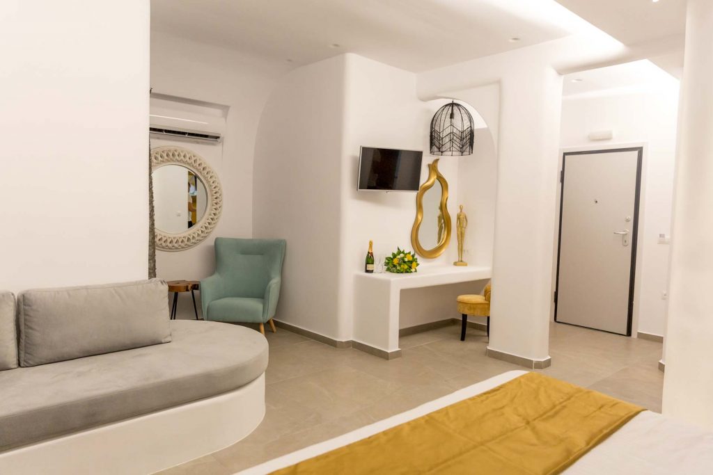 Margarita Hotel in Santorini